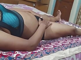 Indian bhabhi masturbating